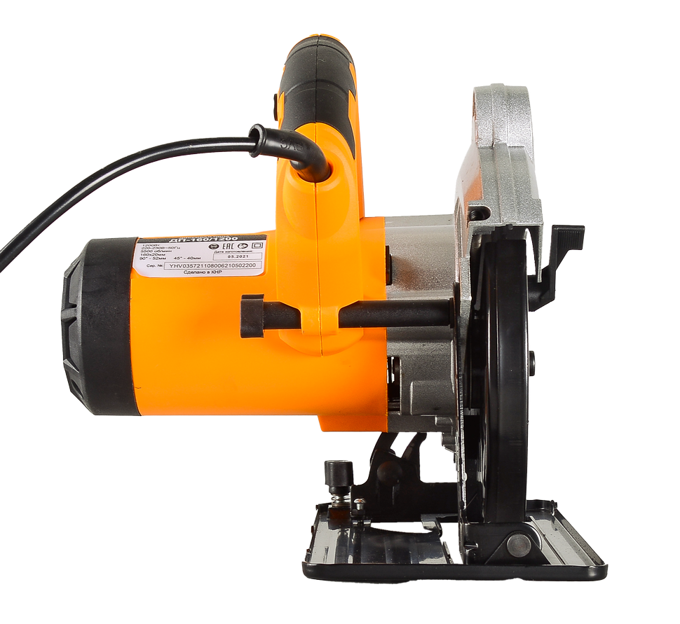 Дисковая (циркулярная) пила Вихрь ДП-160/1200