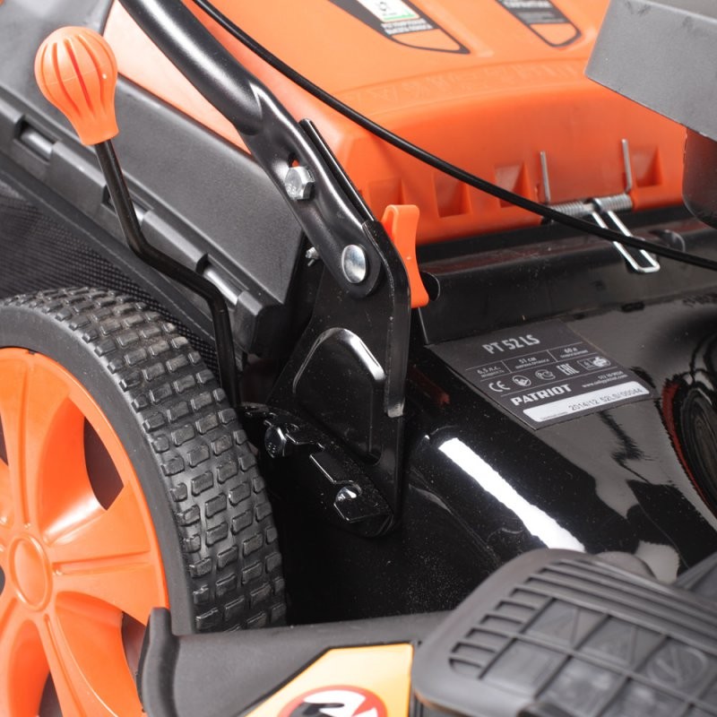 Газонокосилка бензиновая Patriot PT 52 LS